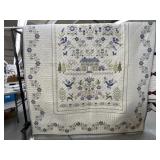Floral Embroidered Pattern Quilt