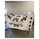 Contemporary Floral Pattern Quilt