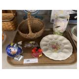 Split Oak Woven Basket w/ Art Glass & Decorative