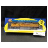 Athearn HO Scale Dash 9 Locomotive