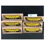 6 HO Scale Hopper Cars