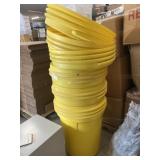 (3) Plastic Trash Cans with Lids