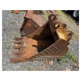 24" John Deere Backhoe Bucket