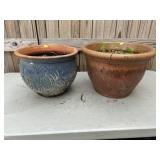 2 Piece earthenware Flower Pots