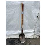 3 Shovels