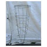 2 Tomato Cages