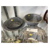 Agateware Food Mold with Bowls