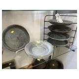 Gray Agate Pie Plates and Bowls with Stand