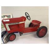 Ertl IH Pedal Tracker