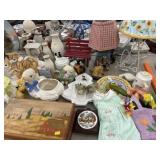 Ceramics, Cookie Jars & Home Decor
