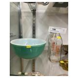 Pyrex Mixing Bowl w/ Milk Bottles