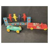 Vintage Spin "em" Bird Target w/ 2 Rubber Vtg Cars