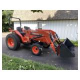 Kubota L3250 Tractor w/ Woods Loader