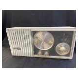 Vintage Arvin Countertop Radio