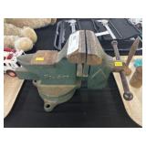 Littlestown Hardware Cast Iron Vise
