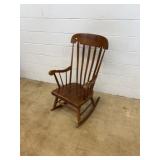 Maple 1776 Colonial-Style Rocking Chair