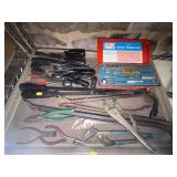 21pc Socket Set, Screwdrivers, Crowbar, Etc
