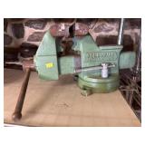 Columbian 8" Bench Vise