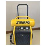 DeWalt 4.5gal Air Compressor