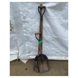 D-Handle Shovels With Wood Handles