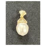 18K Diamond & Pearl Pendant