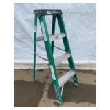 Louisville FS4004 4 ft Fiberglass Step Ladder