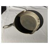 Wagner #9 Cast Iron Frying Pan