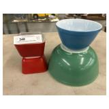 Vintage Pyrex Mixing Bowls w/ Refrig. Dishes