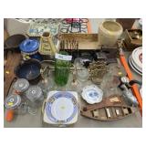 Home Decor, Sewing Machine & Planter