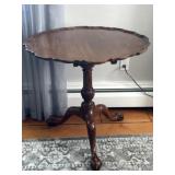Henredon Tilt Top Table w/ Pie Crust Top
