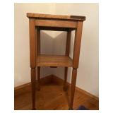 Maple Stand