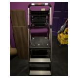 Folding Rubbermaid 3
