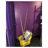 Rolling Rubbermaid Plastic Mop Bucket