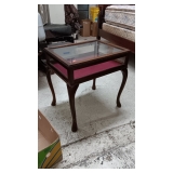 NEAT SHOWCASE END TABLE