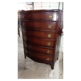 MAHOGANY CHEST OF DRAWERS