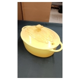 CAST IRON POT..