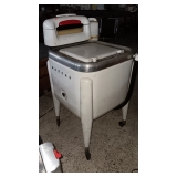 MAYTAG ELEC. WRINGER/WASHER..
