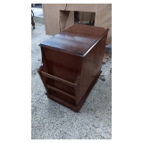 CUTE END TABLE