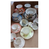 FLAT OF CUPS N SAUCERS