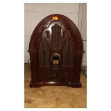 NOT OLD..AM-FM TABLE TOP RADIO..WORKS
