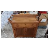 CUTE COMMODE