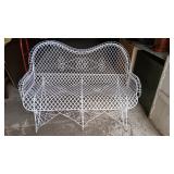 OLD METAL WIRE SETEE