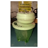 ELEC. MIXER W/ URANIUM GLASS BOTTOM