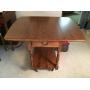 Drop leaf table