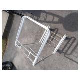 Support sur roues pour bac à poubelle