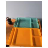 2 Plateaux repas Tupperware Graffigné