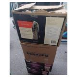 4 Boites de vï¿½tements, homme, femme et enfant