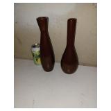 2 Vases