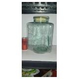 Pot en verre forme de triangle