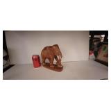 Éléphant en bois